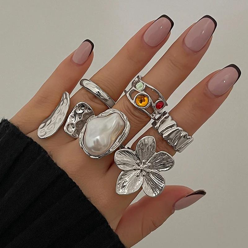 6Pcs Punk Exaggerated Metal Finger Rings Set for Women Vintage Flower Pearl Crystal Europe America Open Rings Luxury Jewelry