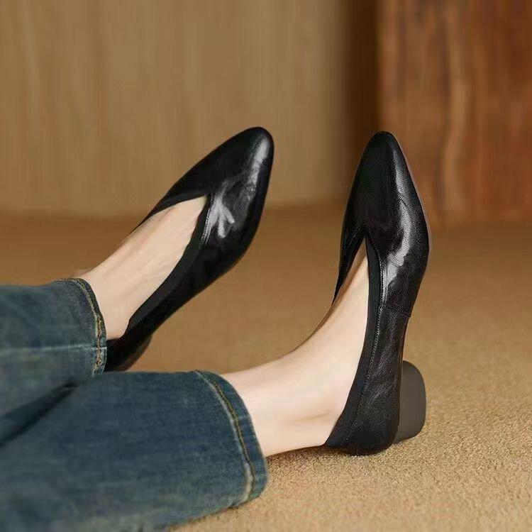 Retro Shallow Pointed Single Shoes 2025 Spring New Low Heel Lightweight Low Heel Small Leather Shoes Soft Leather Soft Sole Work Shoes