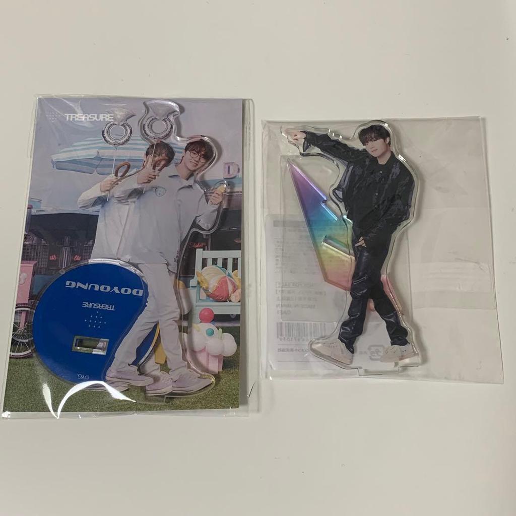 [USED] TREASURE JIKJIN summer goods acrylic stand Doyoung