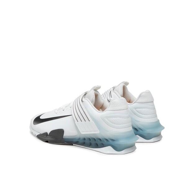 Тренировочные кроссовки Nike Savaleos