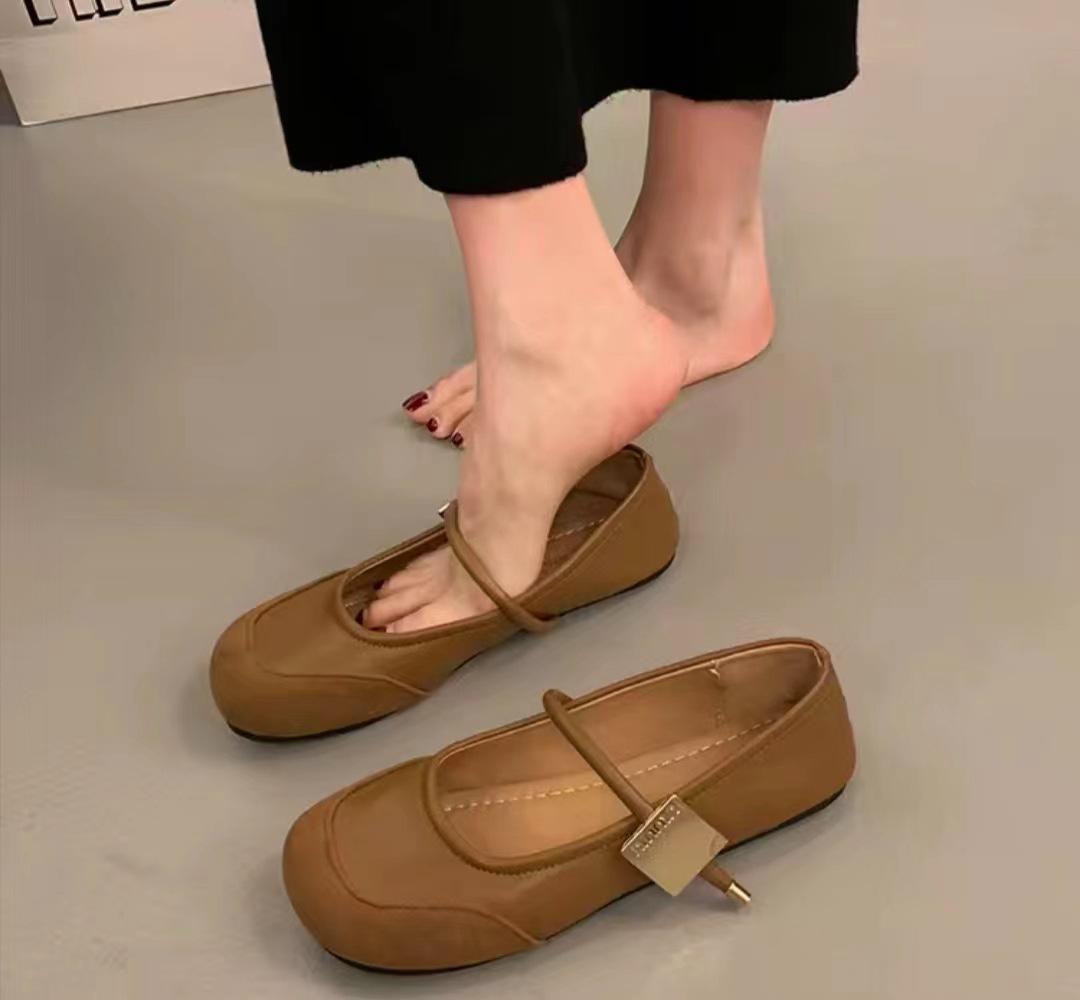 

Французький вечірній бриз ніжні одинарні туфлі жіночі 2024 нові на плоскій підошві темперамент фея для роботи квадратний носок з неглибоким вирізом Мері Джейн одинарні туфлі 40 хакі