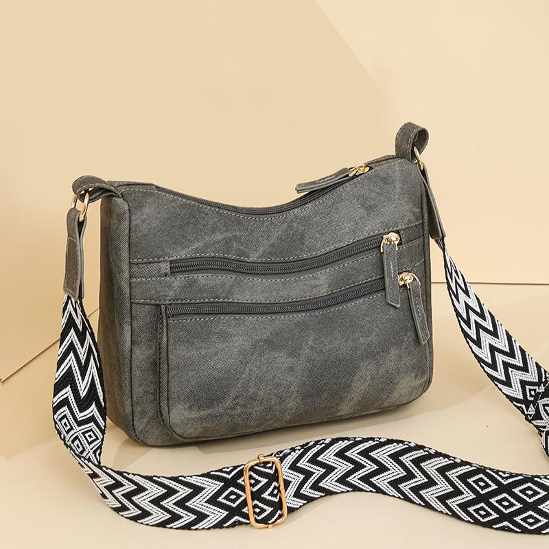 Women's Shoulder Bag Solid Color Vintage Shoulder Bag Large Capacity Commuter Crossbody Bag