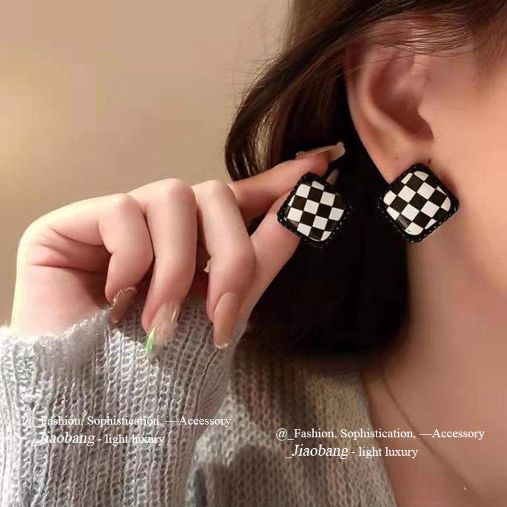 Silver Needle Korean Version Elegant Black and White Plaid Earrings