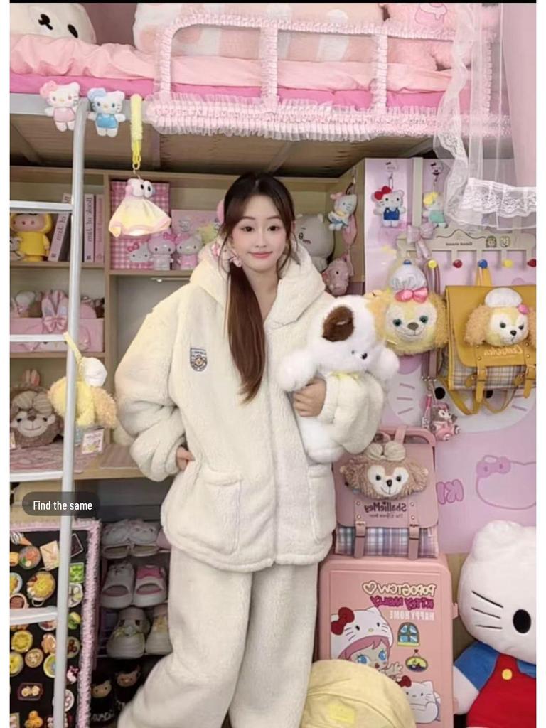 Women's Flannel Pajamas: Stylish Velvet-Lined, Thickened Hooded Coral Fleece for Autumn/Winter—Perfect As Homewear or Outerwear.