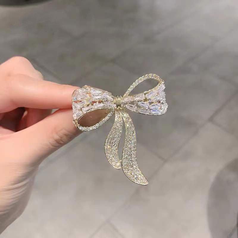 Luxury Korean Bow Brooch – Elegant and Versatile Pin for Suits and Attire