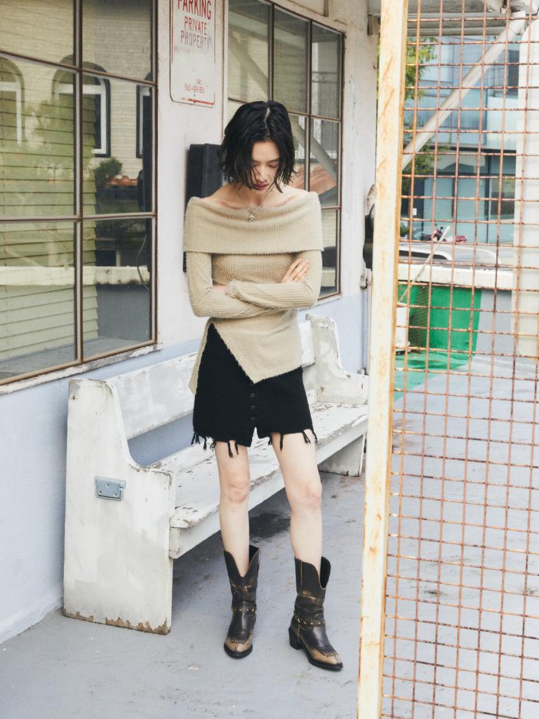 HALF DEVIL US Off-Shoulder Cut-Out T-Shirt_Sand Khaki
