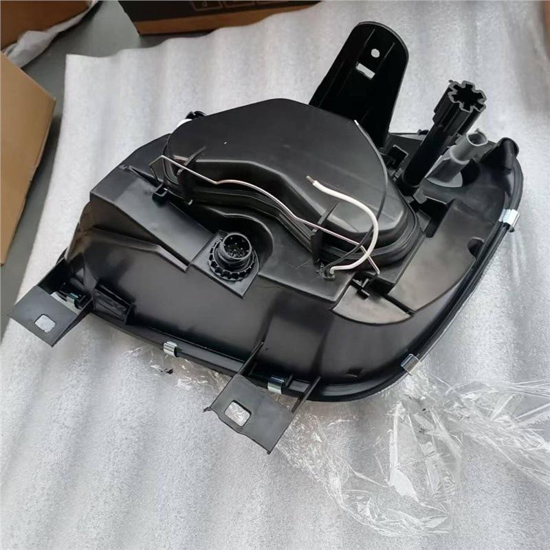 GAZ/GAZELLE Gazelle Front LED Headlight Assembly with Daytime Running Lights & Sequential Turn Signals.