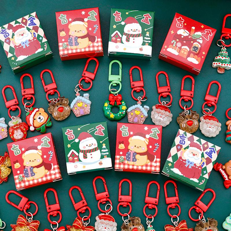 1/4 ks Vánoční slepý box klíčenka Roztomilá mini slepá krabička Vánoční DIY dekorace na batoh přívěsek Miniaturní klíčenka Dárkové překvapení
