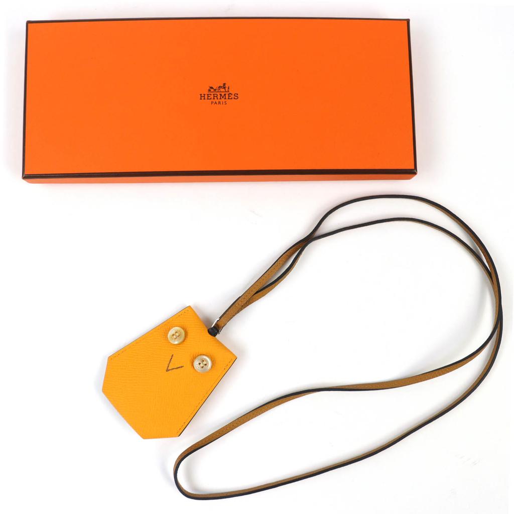 Excelente Colar HERMES Petite H Eveton Clochette Couro Epsom Feminino Usado