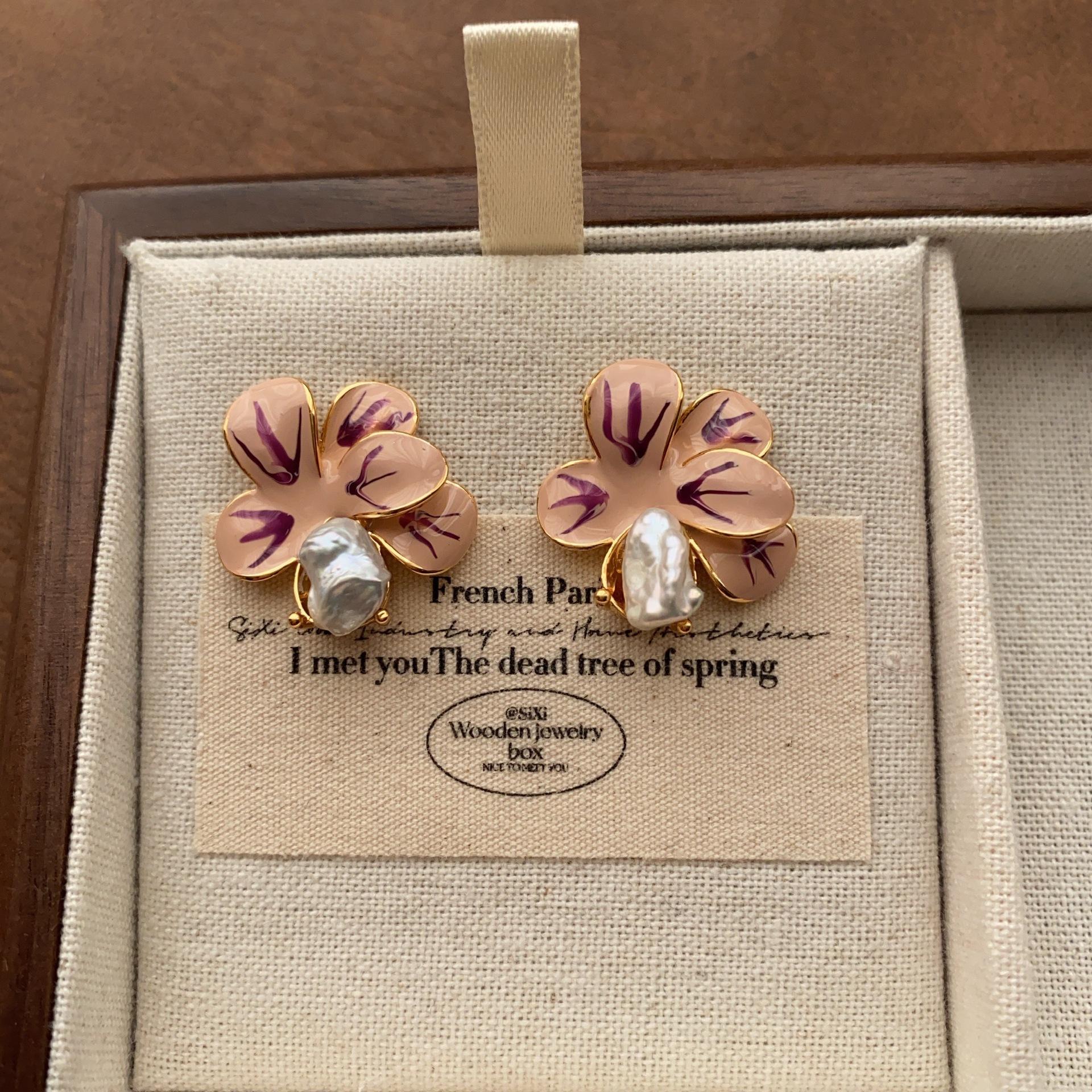 Romantic soft enamel pearl flower stud earrings three-dimensional simple French elegant exquisite earrings