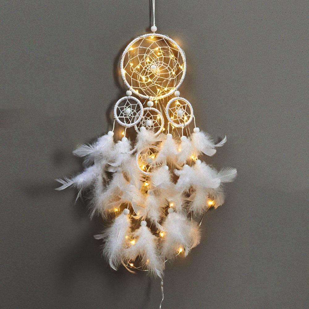 

Нещодавно Великий Ловець снів Wind Chime Біле пір я Ловець снів Автомобільна підвісна прикраса 5 Круглий домашній декор Подарунковий декор кімнати