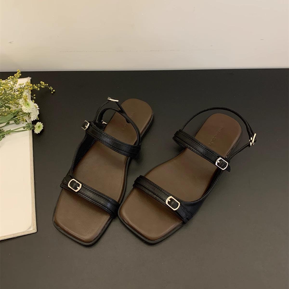 

Design sense one word belt buckle flat Roman sandals women s 2025 summer new seaside vacation with skirt beach shoes 35 чёрный