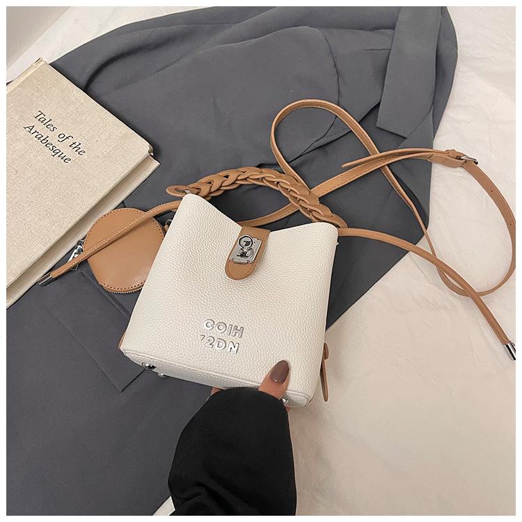 

2025 spring and summer portable bucket bag women s high-end fashion versatile messenger bag foreign style shoulder women s bag белый