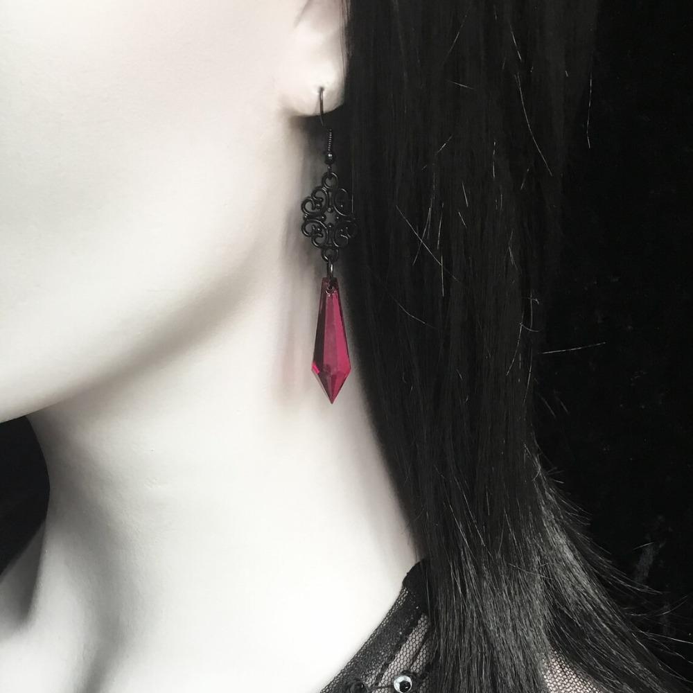 Retro Victoria Black Hollowed-out Flower Plate Rose-red Teardrop-shaped Dangle Earrings for Women Charm Gothic Jewelry Accessory