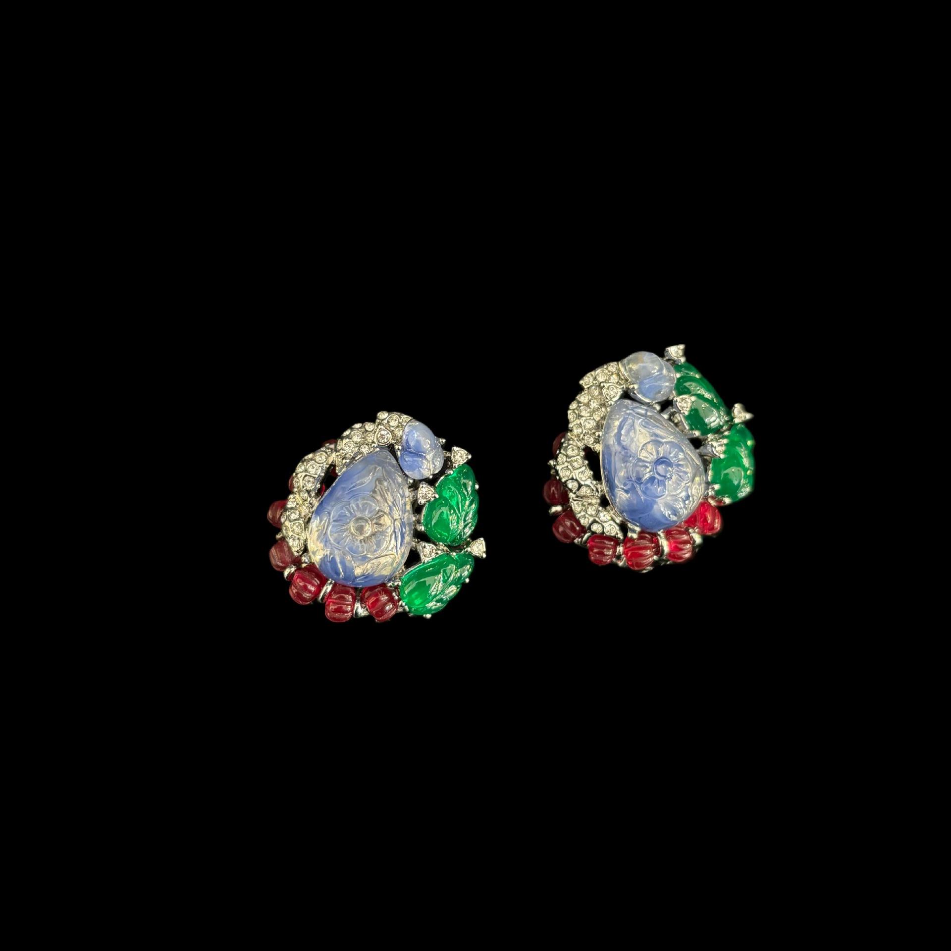 

Medieval French Retro Colored Water Drop Contrasting Stud Earrings Multi-Layer Necklace Set, Premium Versatile Light Luxury Jewelry