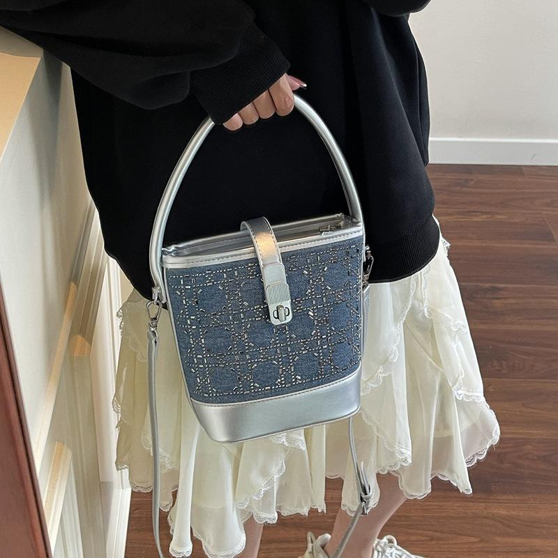 Textured Bucket Bag New Spring and Summer Women's Handbag Fashion Splicing Shoulder Bag Commuter Messenger Bag