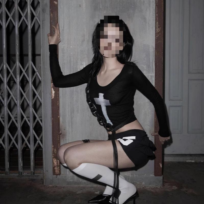 Autumn and winter personality Y2K spicy girl Gothic style exposed navel long sleeved female T