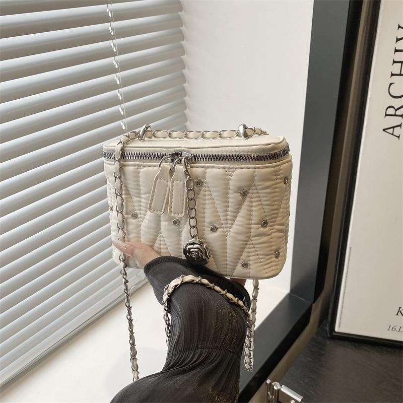 Premium Sense Xiaoxiangfeng Portable Small Square Bag Women's 2025 Summer New Simple Fashion Diamond Shoulder Bag Ins Tide