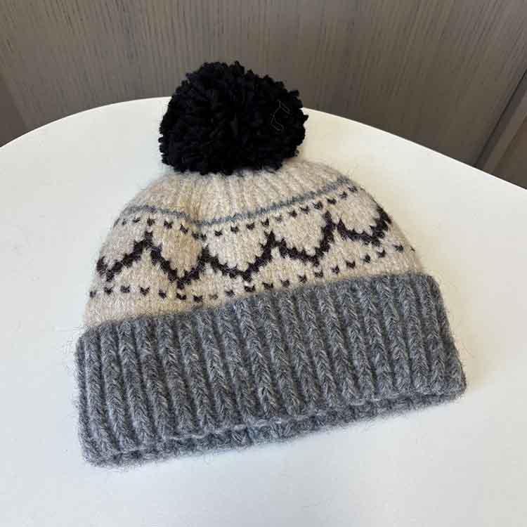 Winter Atmosphere Maillard Wool Hat Cute Hairball Thickened Warm Knitted Hat Literary Jacquard Pullover Hat