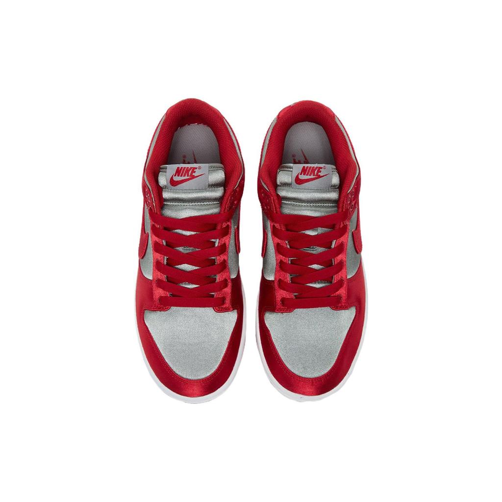 Nike Dunk Low Satin UNLV Sneakers da Donna Rosso Grigio Medio Rosso Varsity DX5931-001