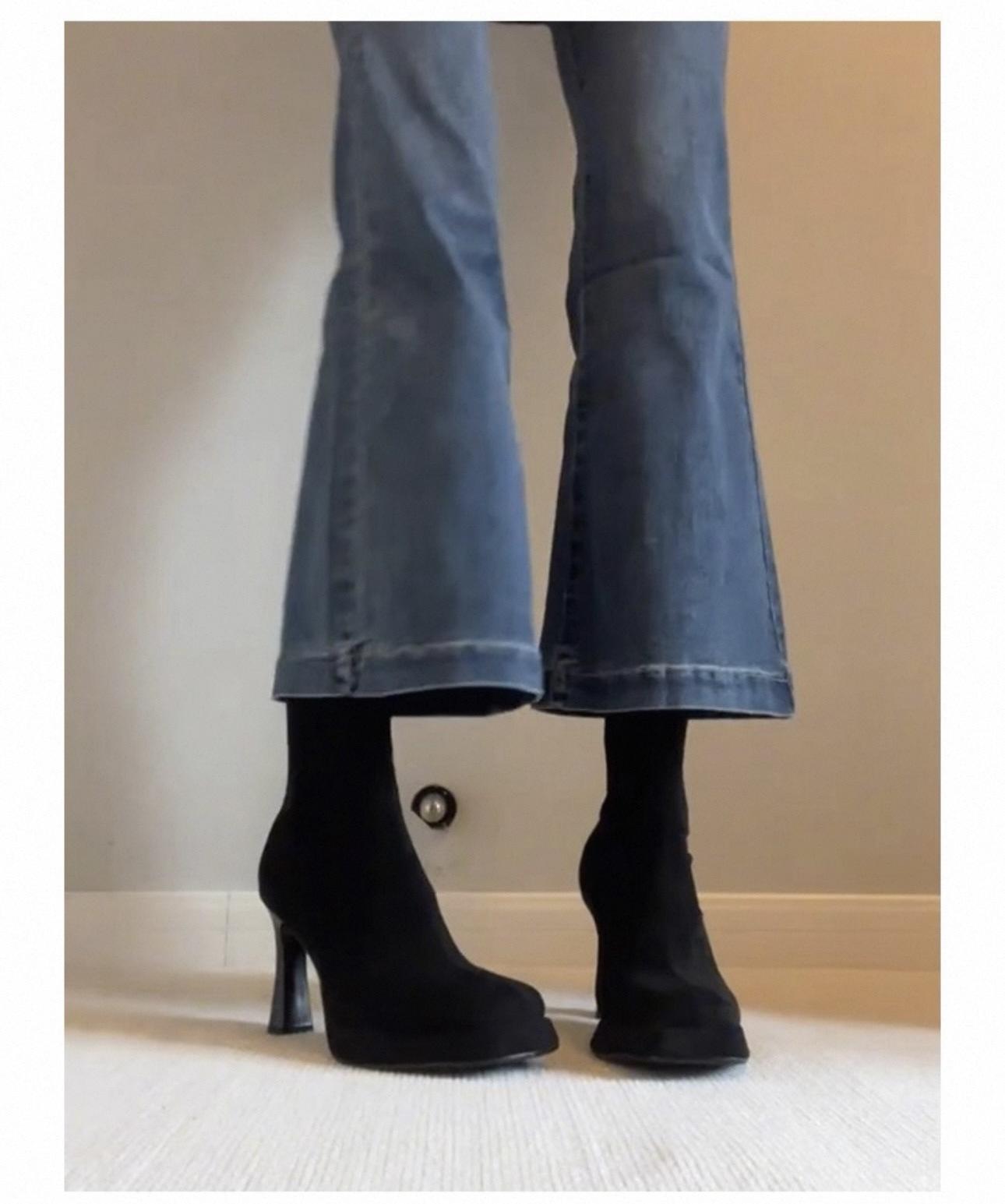 

2025 осень и зима новые короткие ботинки женские европейские и американские матовые эластичные высокий каблук толстый каблук квадратный носок водонепроницаемая сумка-столик ноги тонкие бу 39 чёрный