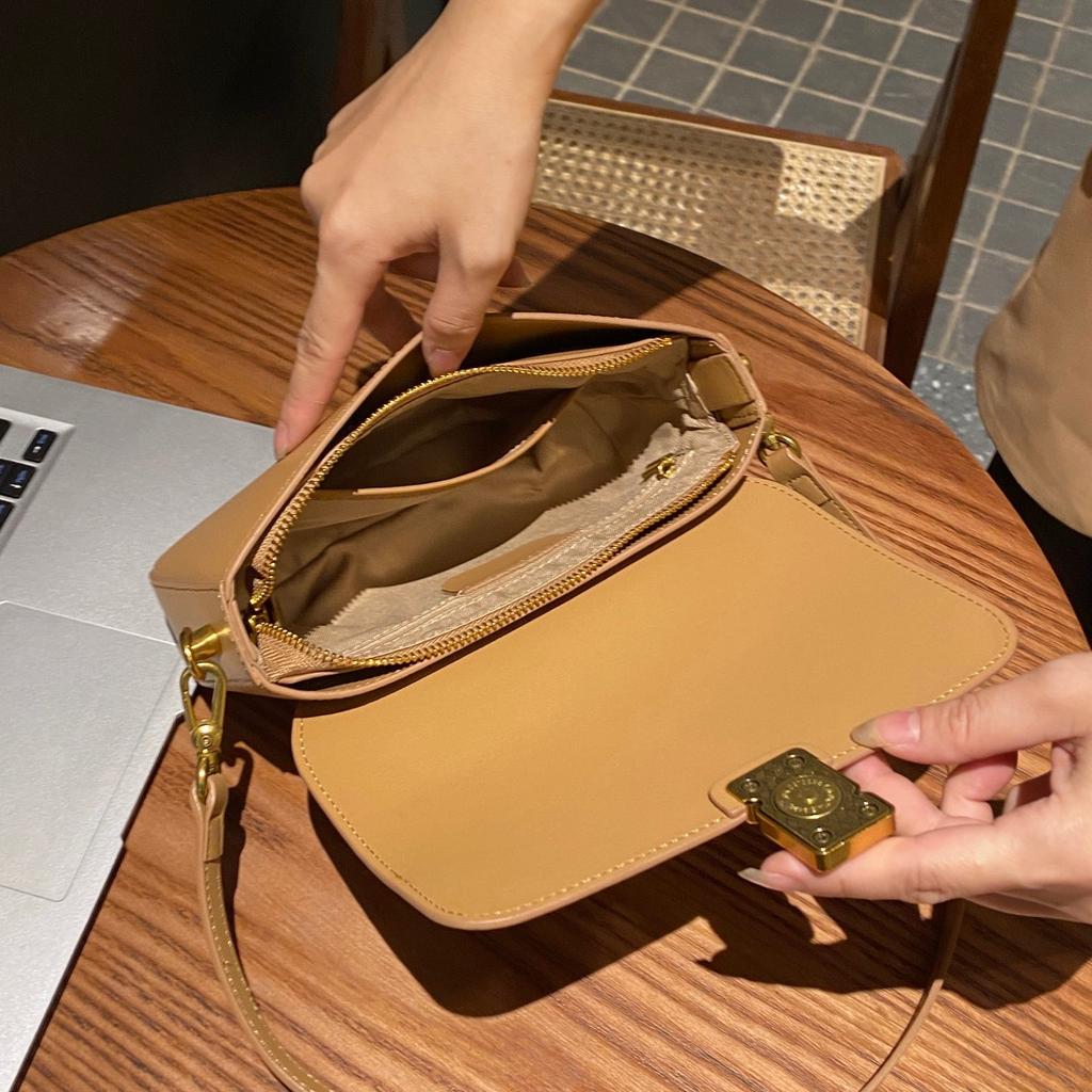 Neue französische Achseltasche für den Sommer  Hochwertige und vielseitige Ledertasche für Damen  Nischen-Umhänge-Schultertasche