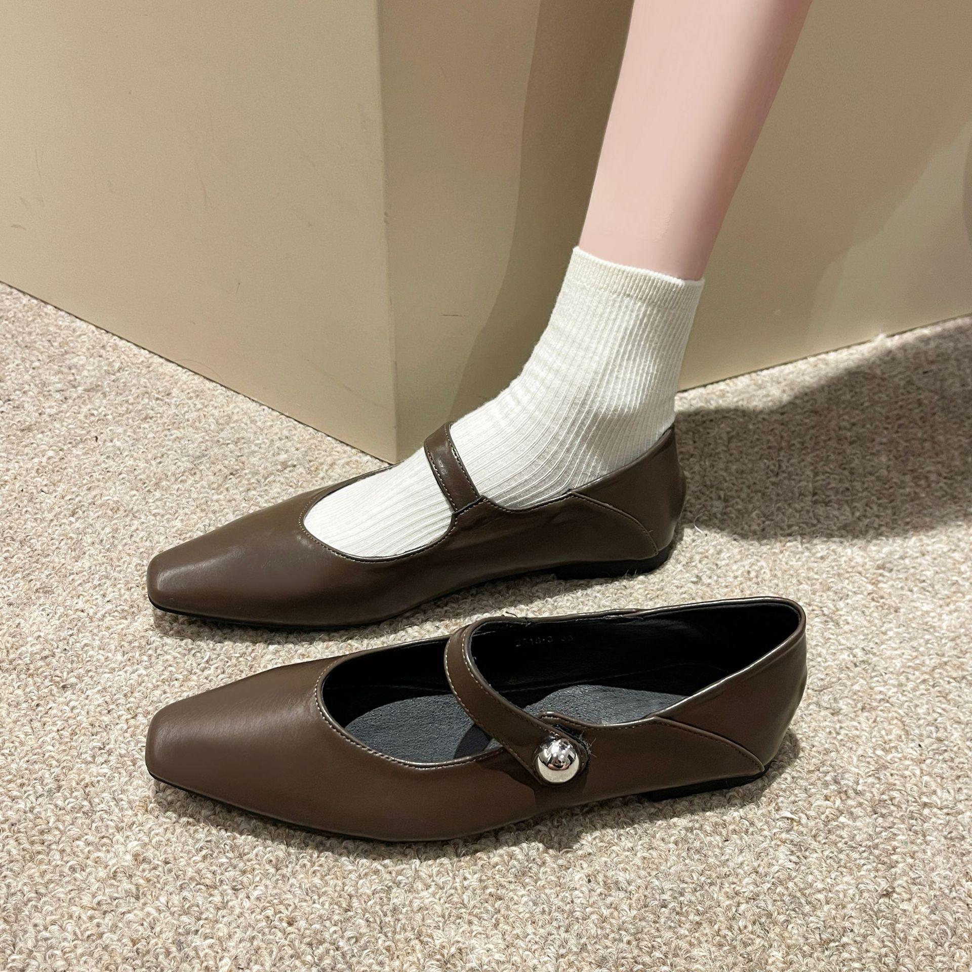 

French shallow mouth one pedal small leather shoes women s 2024 new fashion temperament one word with square head Mary Jane shoes 40