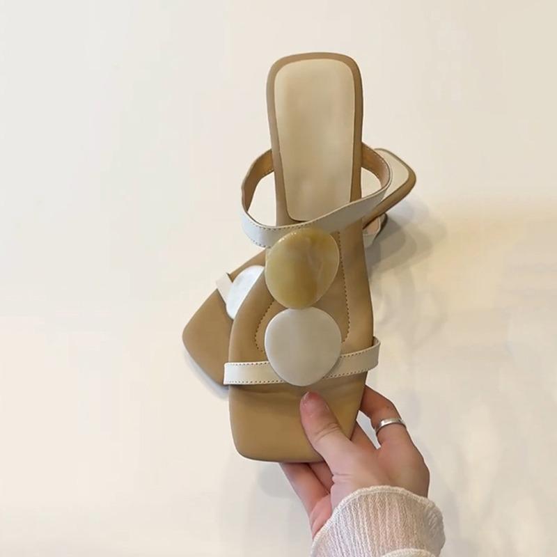 Schafsleder~ Temperament spezielle Form Keilabsatz Ein-Wort-Slipper Damen Sommer eckige Spitze mit Rock, coole Slipper für draußen am Strand