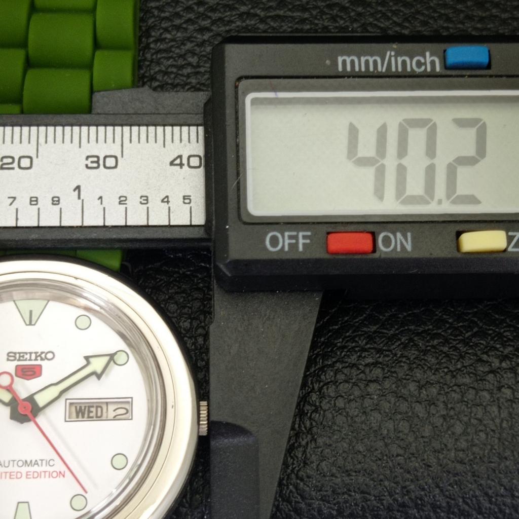 USED VINTAGE SEIKO 5 AUTOMATIC 7006A JAPAN MENS WHITE COLOR DIAL WATCH A433850-2 R119-a433850