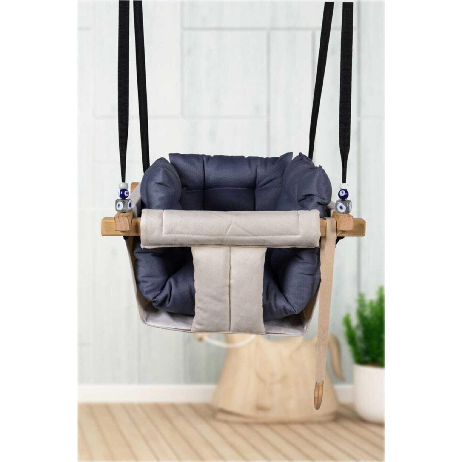 

Swing Hanging On The Luxury Ceiling сірий колір