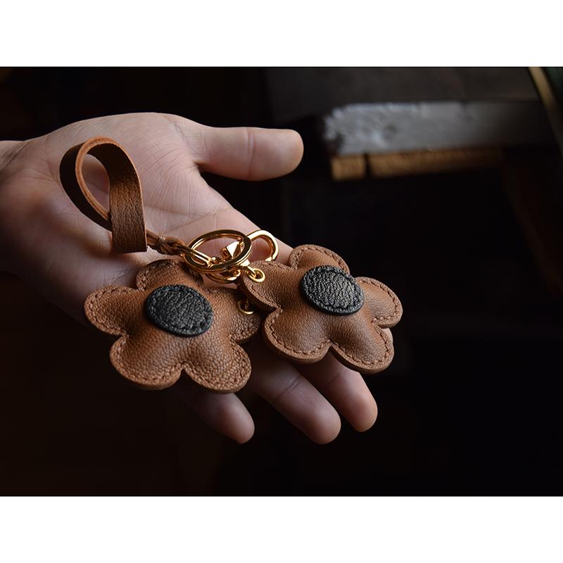 Flower Flower Original Design Leather Handmade Car Key Bag Pendant Personality, Female Gift Keychain