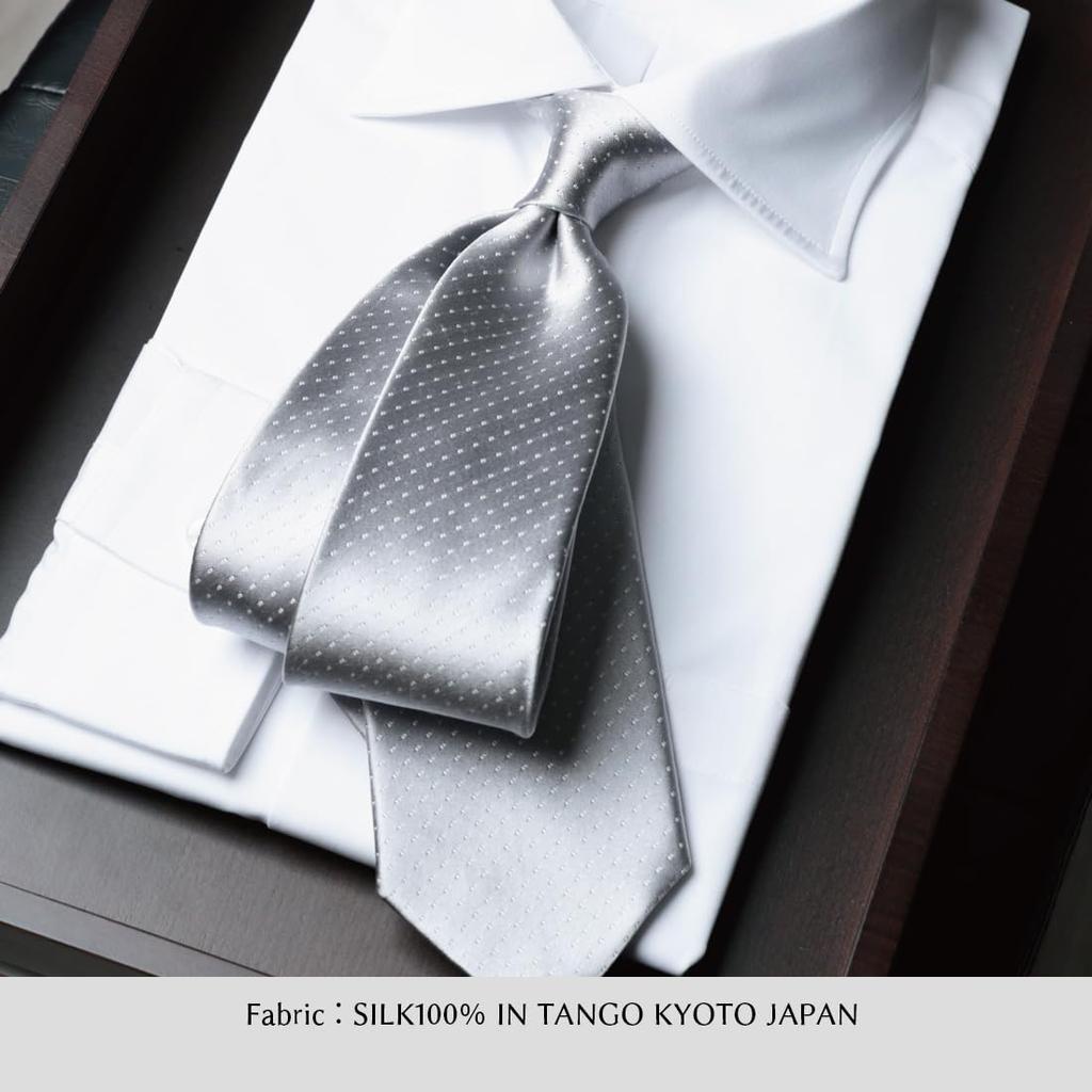 Tie and pocket square set for weddings and formal occasions. Silver, made in Tango, Kyoto. 100% silk. Domestically sewn. By Y&Tailor (pocket square