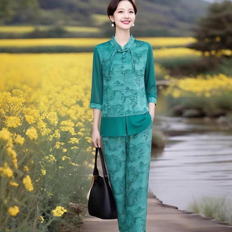 Mother's Summer 2026 Fashion: Youthful Short-Sleeve T-Shirt for Middle-Aged & Elderly Women