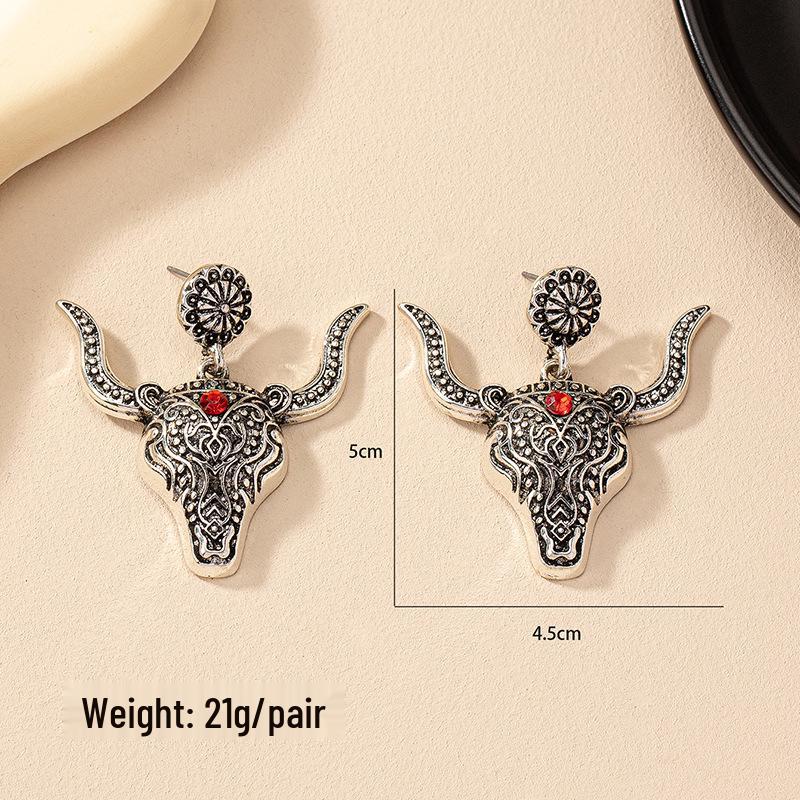 

Серьги-пусеты в стиле ретро с головой быка и бриллиантами - Модный европейский и американский стиль для женщин