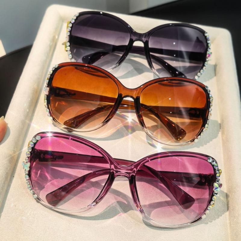 New Women's Light Luxury Diamond Inlaid Fox Head Sunglasses Fashion Large Frame Oval Eyeglasses Outdoor Shades UV400 Eyewear