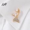 Anti-tarnish Brooch Pearl Fishtail Pin Strong Buckle Design Sturdy Alloy Electroplated Fashion Accessory Finish Brooch Marine Style for Coats