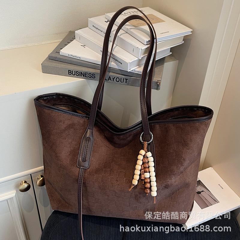 Tote Bag Women's Large Capacity 2025 New Autumn and Winter Versatile Matte Retro Shoulder Bag Suede Work Commuter Bag
