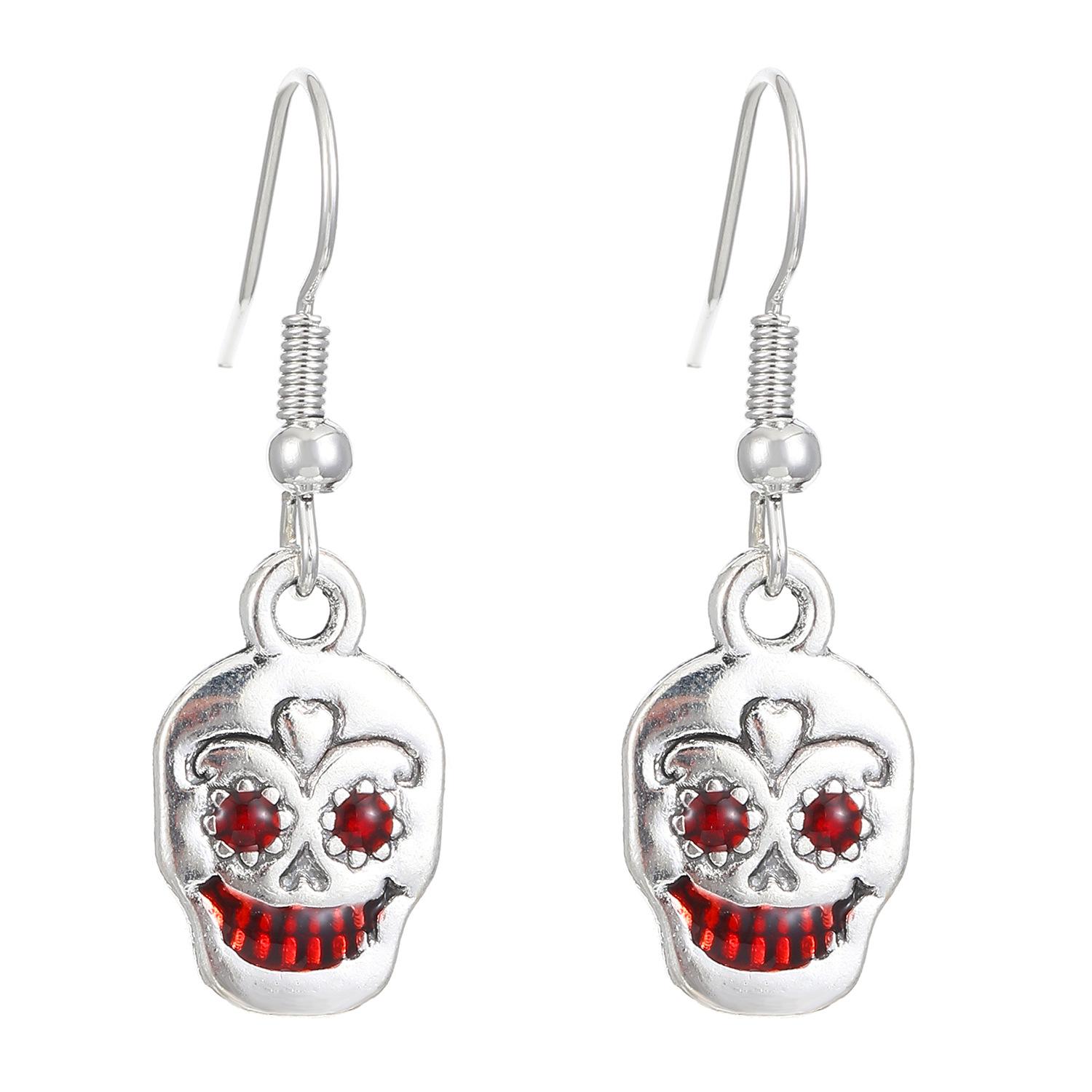 

Креативные готические серьги в виде сердца с рубиновым черепом - Ретро, преувеличенный стиль