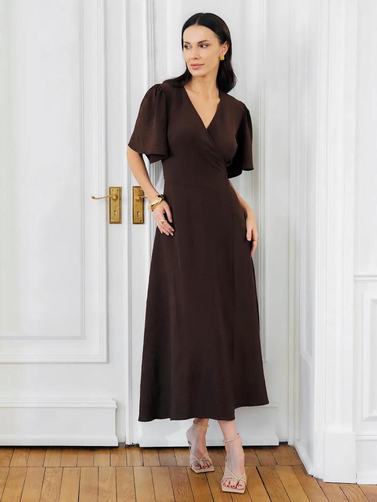 Elegant V-Neck Summer Evening Dress with Cinched Waist and Slit, Short Sleeve