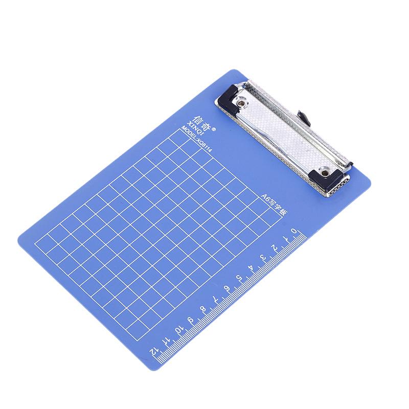 Verdickte Hartplastik-Schreibunterlage mit Klemme