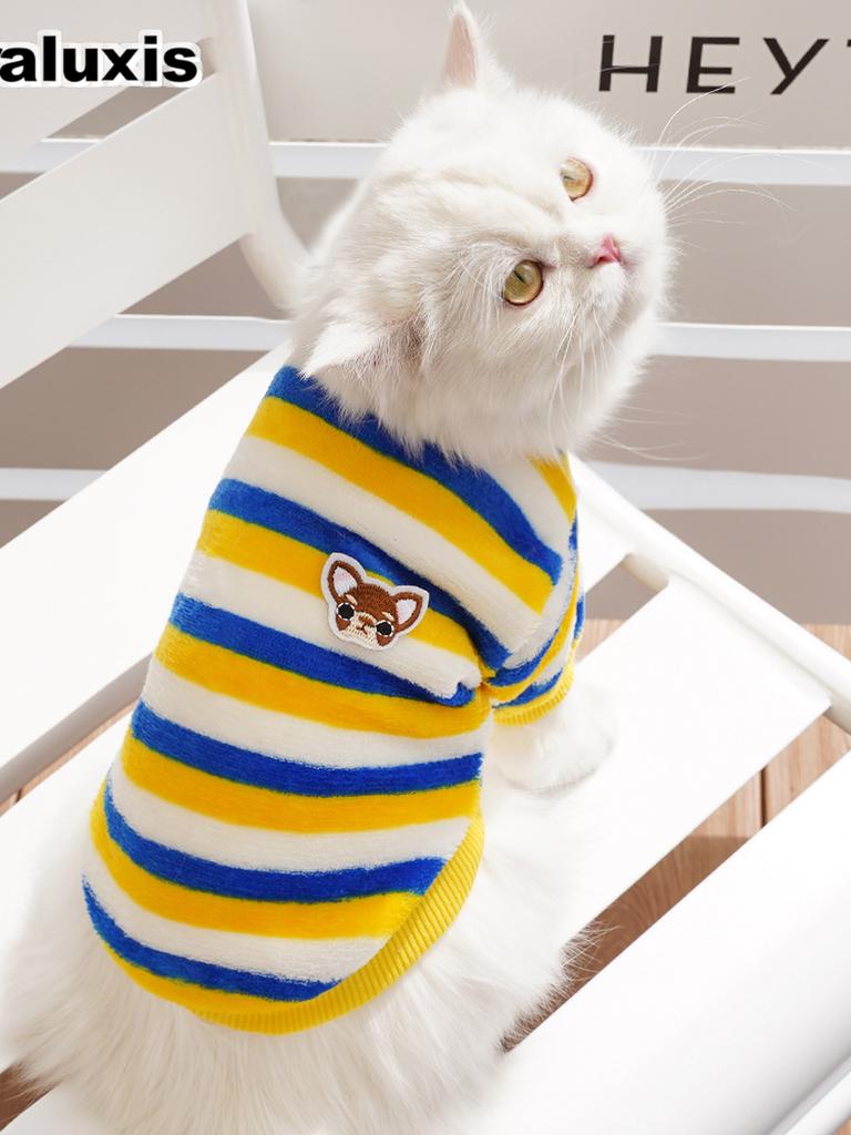 Pet Winter Warm Embroidery Clothes for Dogs and Cats -