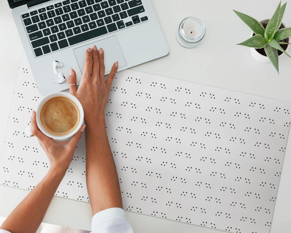 Vinyl Protective Mat with a Modern Symmetrical Dot Pattern 90x45 cm
