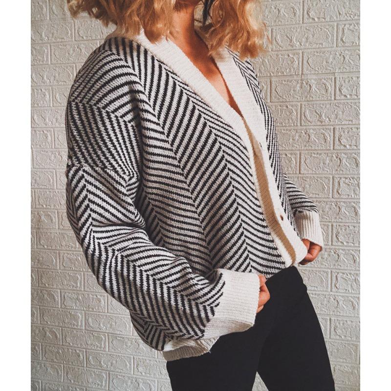 Striped Knitted Cardigan Women's Loose Sweater Single Breasted Buckle Casual Long Sleeved Jacket Warm Comfortable Commuter Tops Autumn and Winter