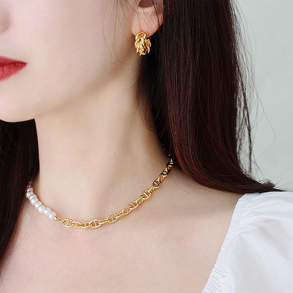Fashion Brit Ring Earrings (Choose 1 of 2 colors)