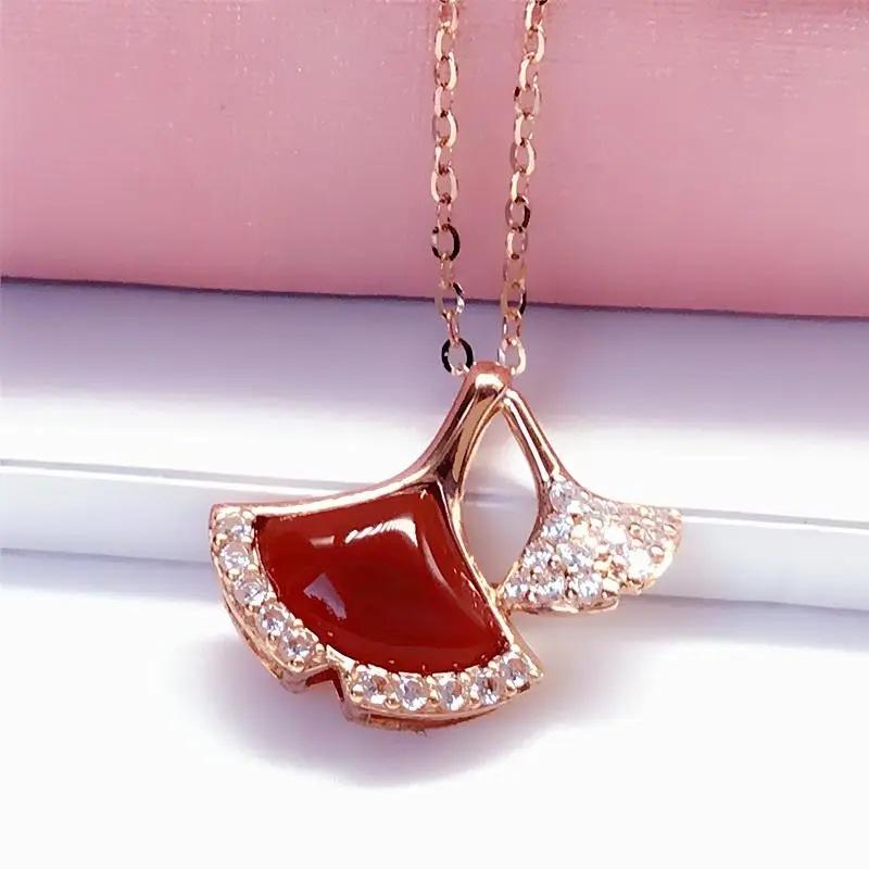 Exquisite Russian 585 Purple Gold Flash Diamond Redstone Maple Leaf Plated Rose Gold Pendant French Exquisite Colored Gold Necklace