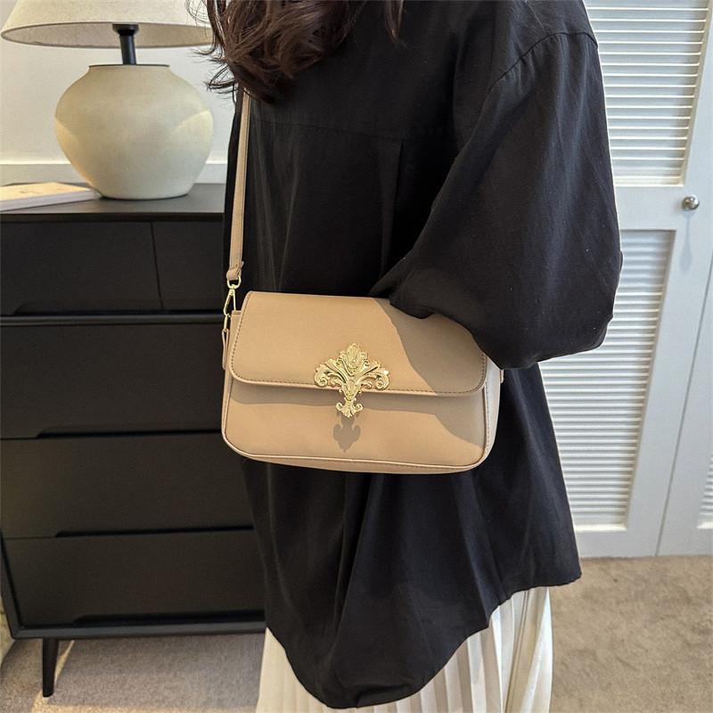 Stylish Women's Shoulder Bag Trendy And Casual Square Bag For Daily Use