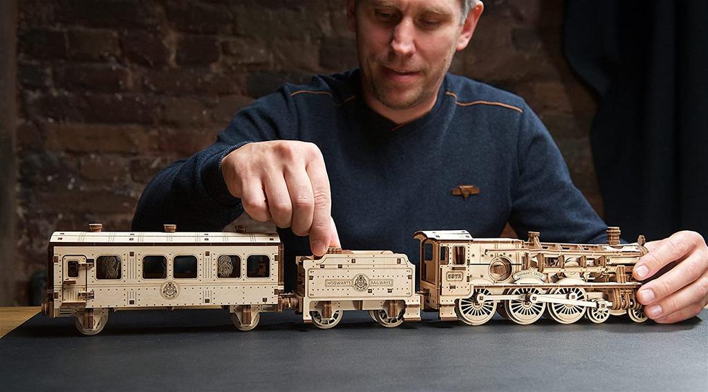 Ugears Harry Potter Hogwarts Express Wooden Puzzle, Craft Model, No Glue or Tools Required, Adults
