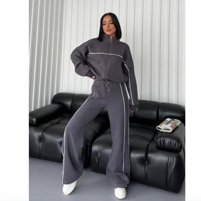 Damen 2-teiliger Freizeit-Sportanzug: Langärmliger Strickpullover mit halbem Rollkragen + Gestreifte Schnürhose