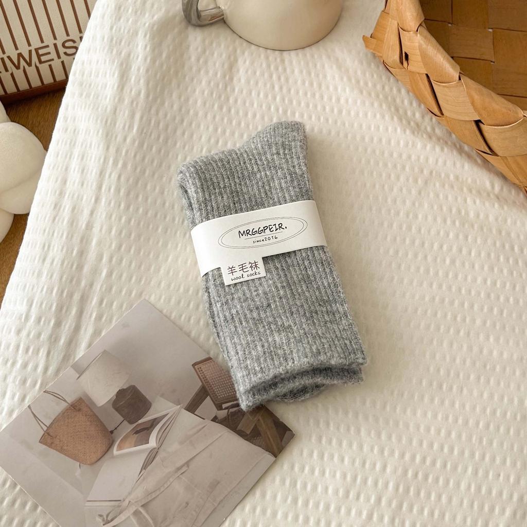 Socks Medium Tube Socks Thick Needle Thickened Wool Socks Classic Retro Color Warm Stacking Socks