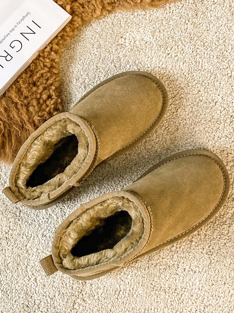 [] New snow boots women's fur integrated cowhide snow cotton shoes thickened to keep warm